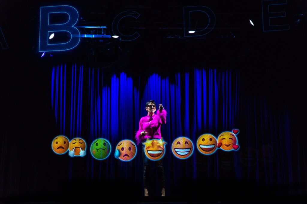 Immersive Keynote, Holo Presentation, Sylvie di Giusto,: who benefits from an immersive keynote