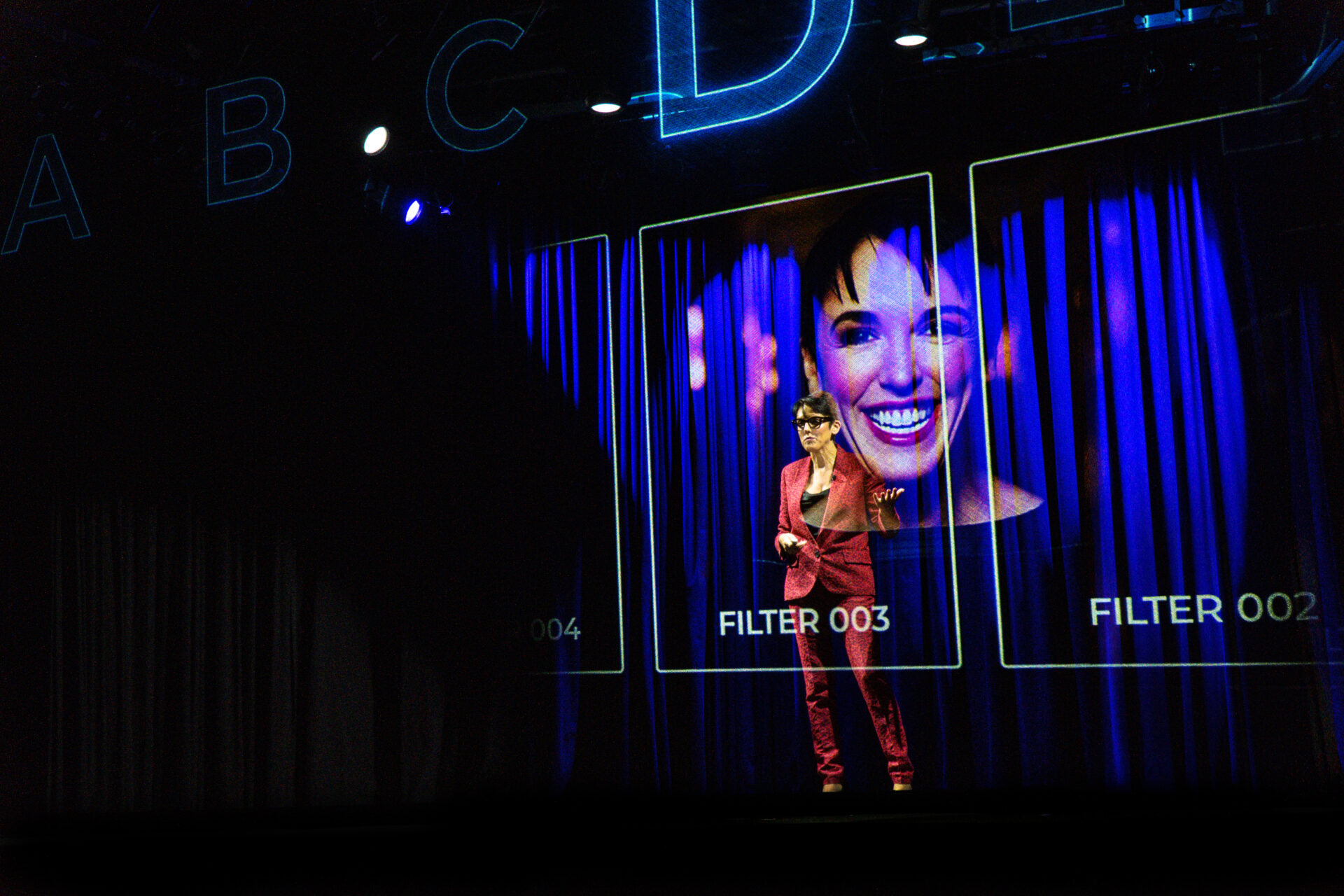 Immersive Keynote, Holo Presentation, Sylvie di Giusto,: can you customize the keynote to our event theme