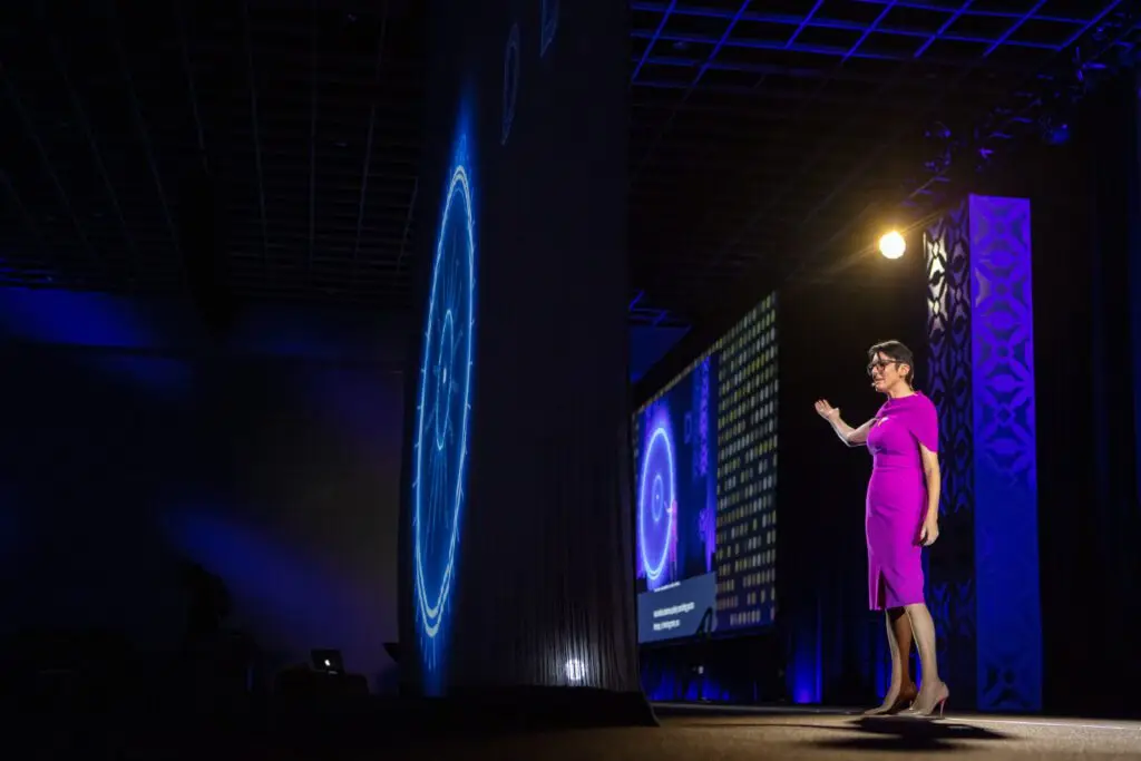 Holographic effects, Sylvie di Giusto: the science of wow: how do holographic effects hold the brain's attention