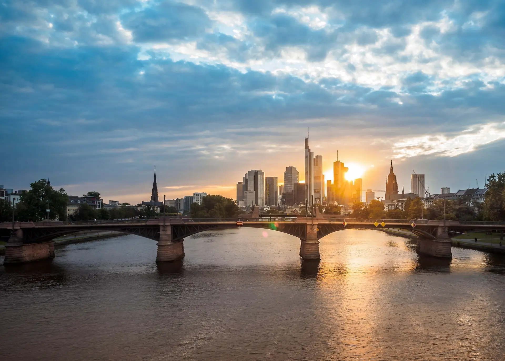 The Frankfurt skyline with the Main Tower among the high-rises of the banking district, for Sylvie di Giusto, international keynote speaker in Frankfurt