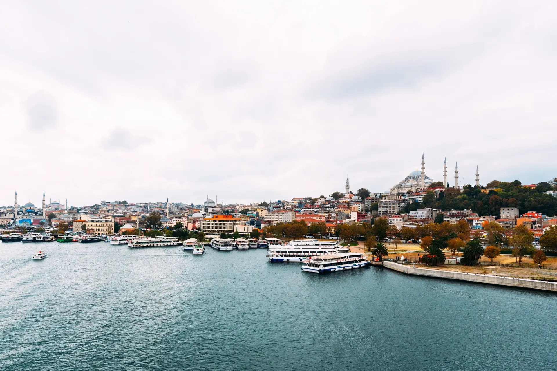 The Süleymaniye Mosque above the Golden Horn waterfront and ferries in Istanbul, for Sylvie di Giusto, international keynote speaker in Istanbul