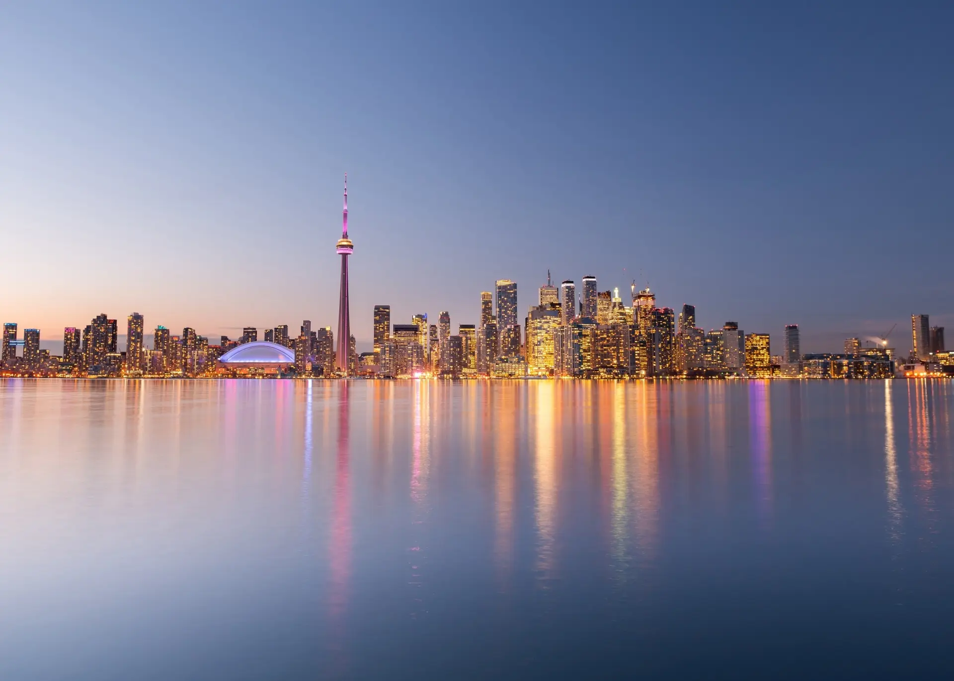 The CN Tower rising above the downtown Toronto skyline, for Sylvie di Giusto, international keynote speaker in Toronto